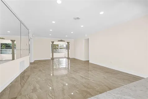 971 NE 153rd Street Miami FL 33162