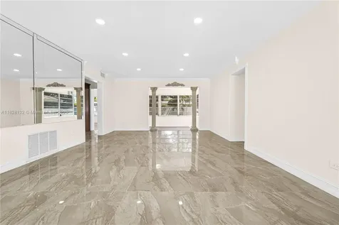 971 NE 153rd Street Miami FL 33162