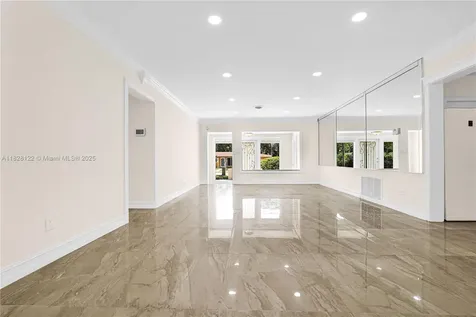 971 NE 153rd Street Miami FL 33162