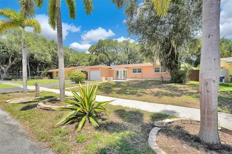 971 NE 153rd Street Miami FL 33162