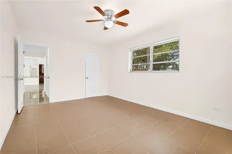 971 NE 153rd Street Miami FL 33162