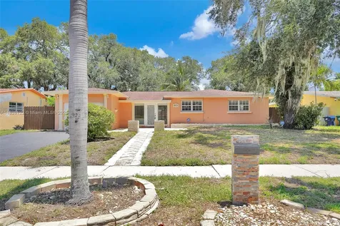 971 NE 153rd Street Miami FL 33162
