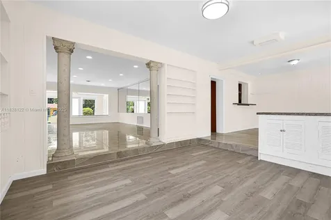 971 NE 153rd Street Miami FL 33162