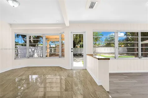 971 NE 153rd Street Miami FL 33162
