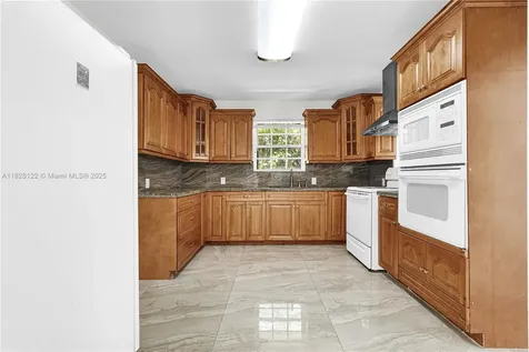 971 NE 153rd Street Miami FL 33162