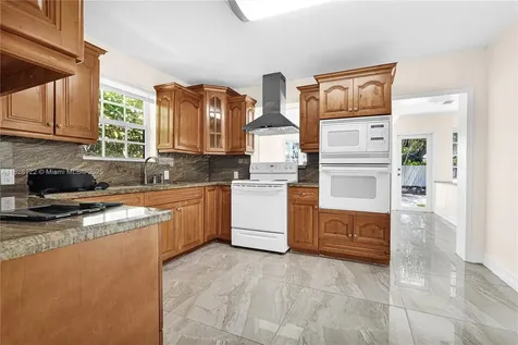 971 NE 153rd Street Miami FL 33162