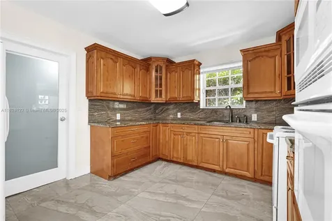971 NE 153rd Street Miami FL 33162