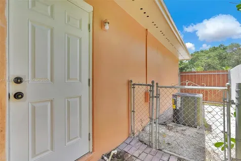 971 NE 153rd Street Miami FL 33162
