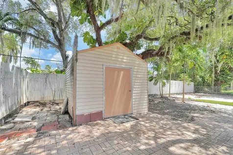 971 NE 153rd Street Miami FL 33162