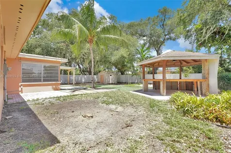971 NE 153rd Street Miami FL 33162