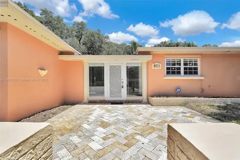 971 NE 153rd Street Miami FL 33162