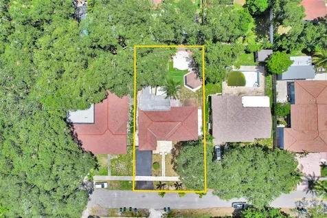 971 NE 153rd Street Miami FL 33162