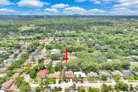 971 NE 153rd Street Miami FL 33162