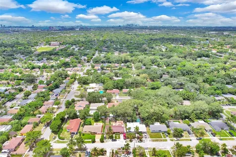 971 NE 153rd Street Miami FL 33162