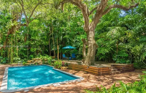 3540 N Moorings Way Miami FL 33133