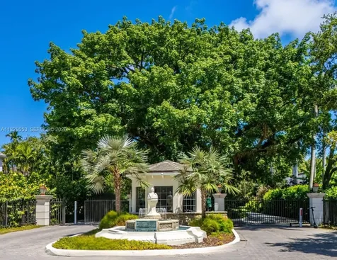 3540 N Moorings Way Miami FL 33133