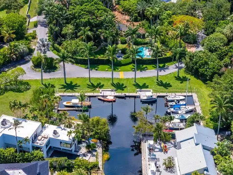 3540 N Moorings Way Miami FL 33133