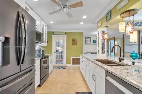 7306 NW 95th Way Tamarac FL 33321