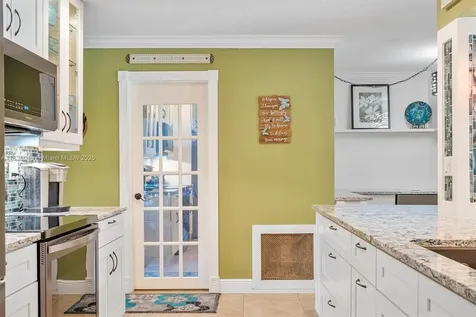7306 NW 95th Way Tamarac FL 33321