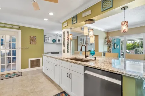 7306 NW 95th Way Tamarac FL 33321