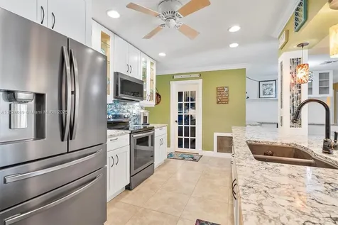 7306 NW 95th Way Tamarac FL 33321
