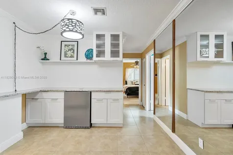 7306 NW 95th Way Tamarac FL 33321