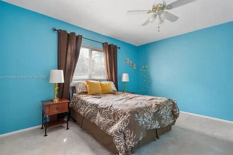 7306 NW 95th Way Tamarac FL 33321
