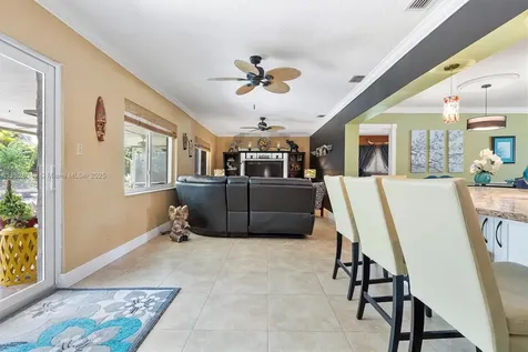 7306 NW 95th Way Tamarac FL 33321