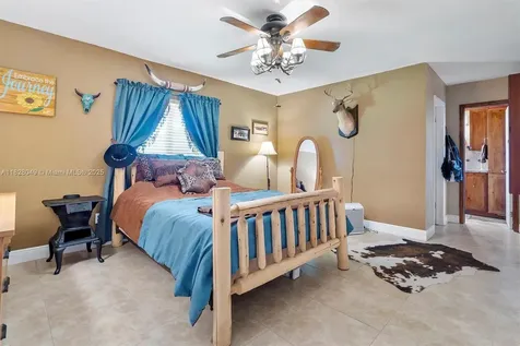 7306 NW 95th Way Tamarac FL 33321