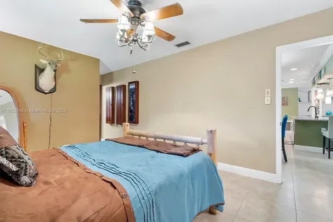 7306 NW 95th Way Tamarac FL 33321