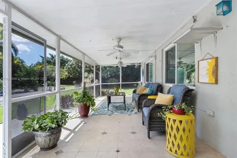 7306 NW 95th Way Tamarac FL 33321