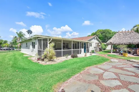 7306 NW 95th Way Tamarac FL 33321