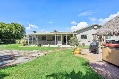 7306 NW 95th Way Tamarac FL 33321
