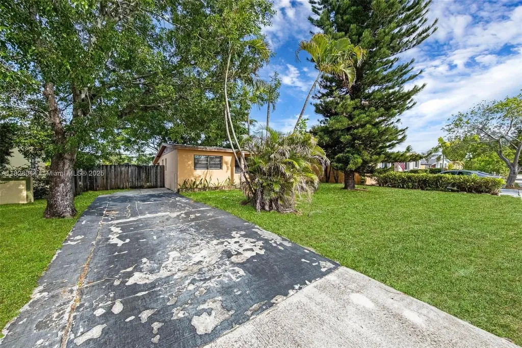 4130 NW 12th Avenue Oakland Park FL 33309
