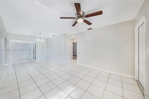 4130 NW 12th Avenue Oakland Park FL 33309