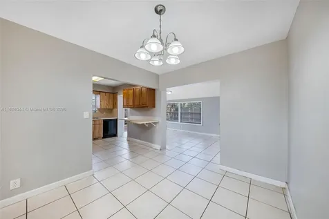 4130 NW 12th Avenue Oakland Park FL 33309
