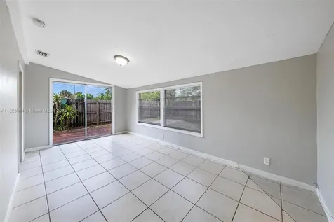4130 NW 12th Avenue Oakland Park FL 33309
