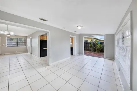 4130 NW 12th Avenue Oakland Park FL 33309