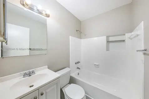 4130 NW 12th Avenue Oakland Park FL 33309