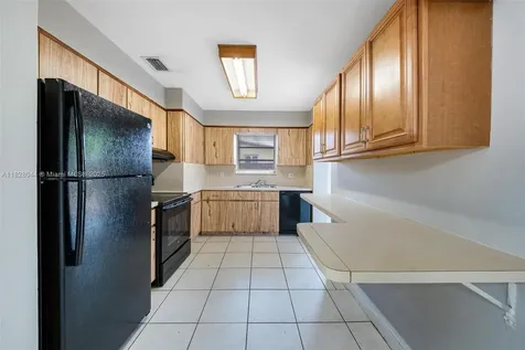 4130 NW 12th Avenue Oakland Park FL 33309