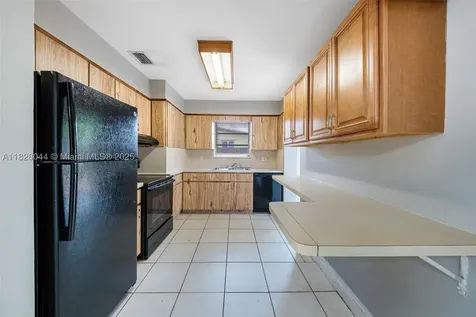 4130 NW 12th Avenue Oakland Park FL 33309