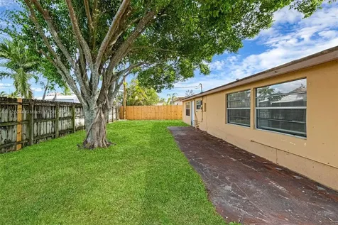 4130 NW 12th Avenue Oakland Park FL 33309