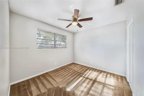 4130 NW 12th Avenue Oakland Park FL 33309