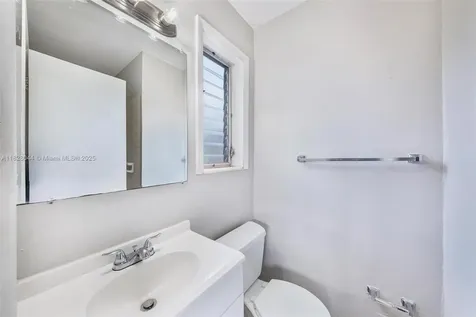 4130 NW 12th Avenue Oakland Park FL 33309