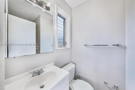 4130 NW 12th Avenue Oakland Park FL 33309