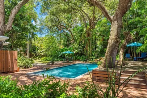 3540 N Moorings Way Miami FL 33133