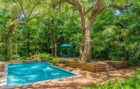 3540 N Moorings Way Miami FL 33133
