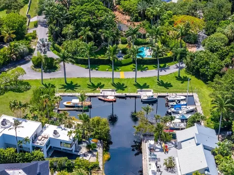 3540 N Moorings Way Miami FL 33133