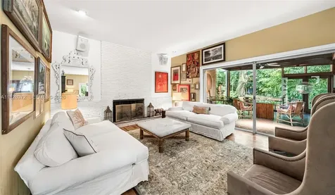 3540 N Moorings Way Miami FL 33133