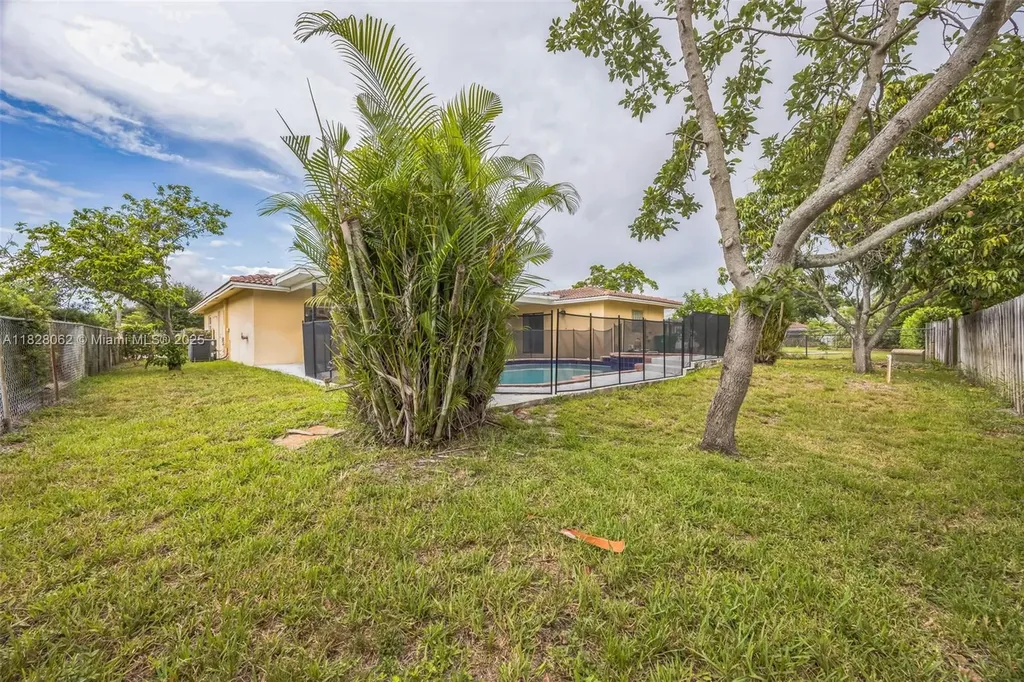 867 Ramblewood Drive Coral Springs FL 33071